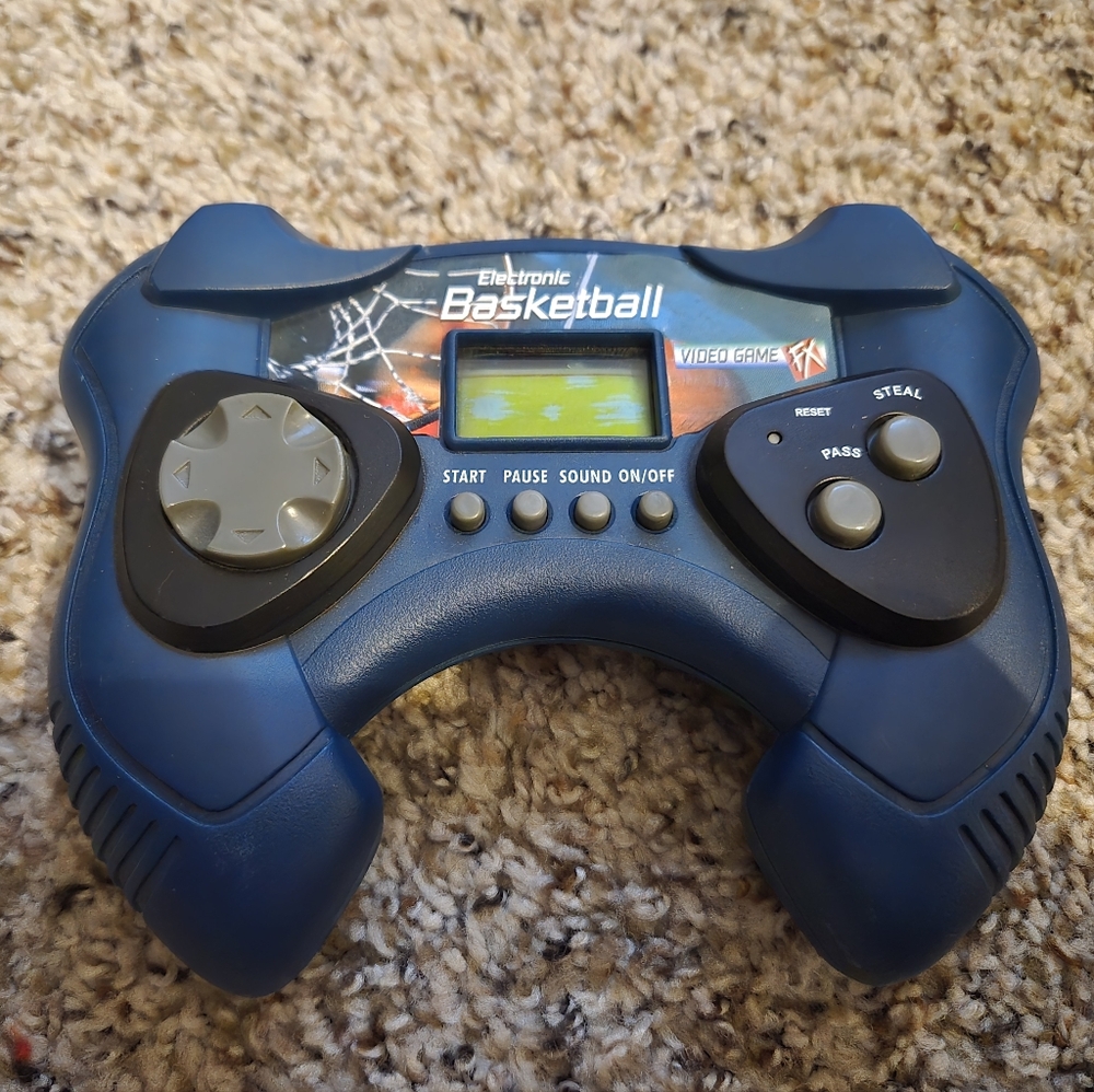 Electronic Basketball Hand Held Video Game By Toy Quest vtg TESTED